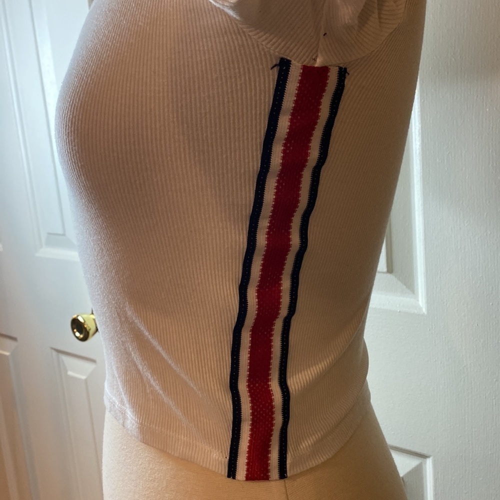 Malibu Sugar White Ribbed Short Sleeved Shirt Size Small In Like New Condition View 3